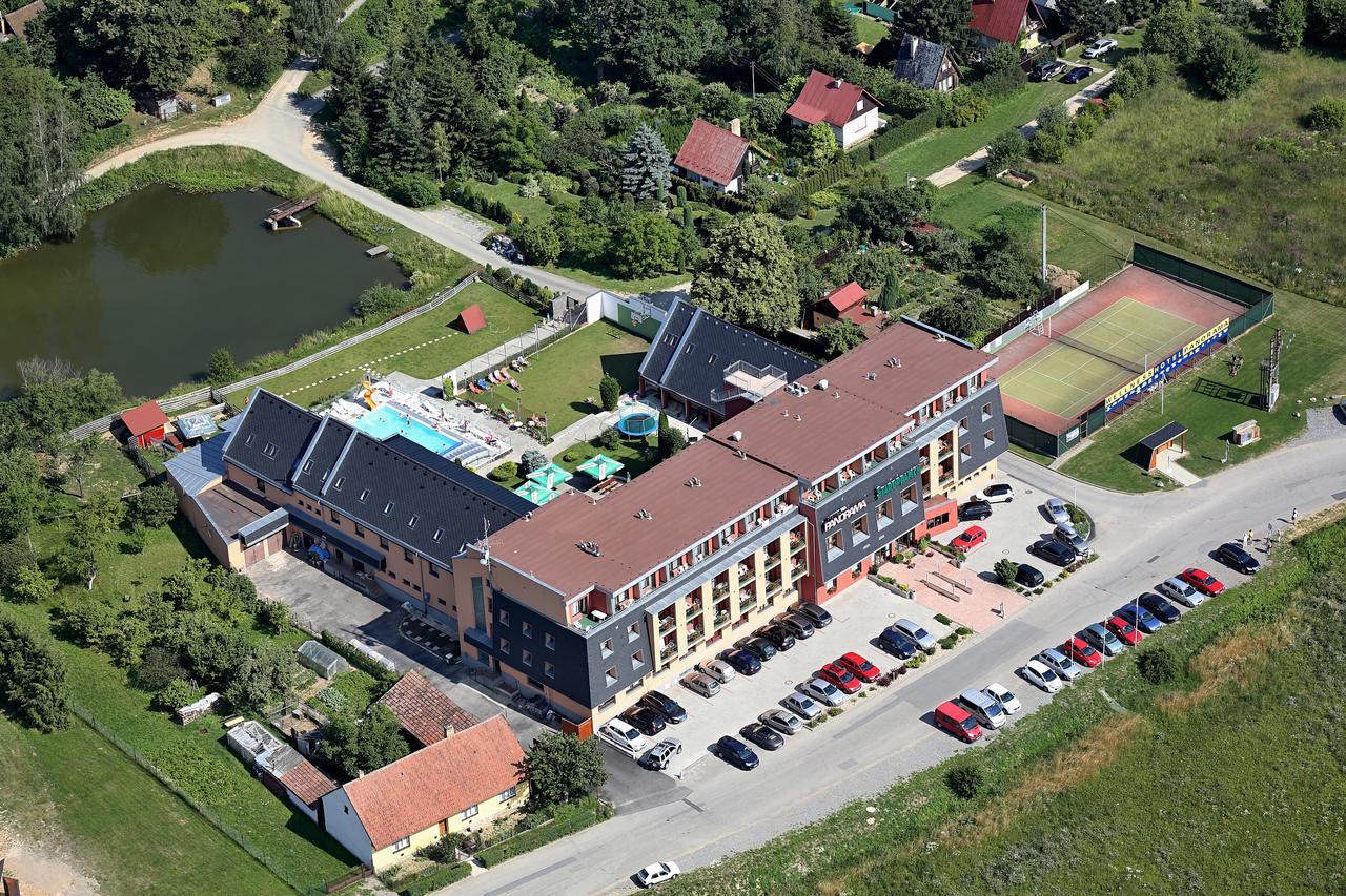 Orea Resort Panorama Moravsky Kras Blansko Exterior foto